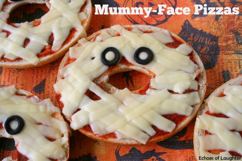 Mummy-Face Pizzas 