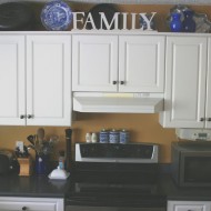 Reviving a Kitchen with Paint & Decor…