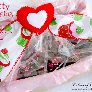 Pretty Packaging for Valentine’s Cupcakes