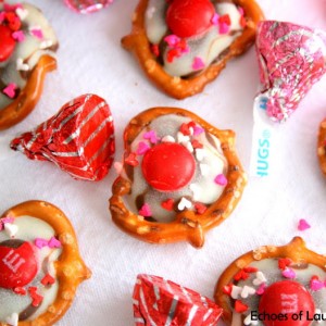 Valentine’s Pretzel Hugs