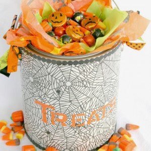 Halloween Treat Bucket {Tutorial}